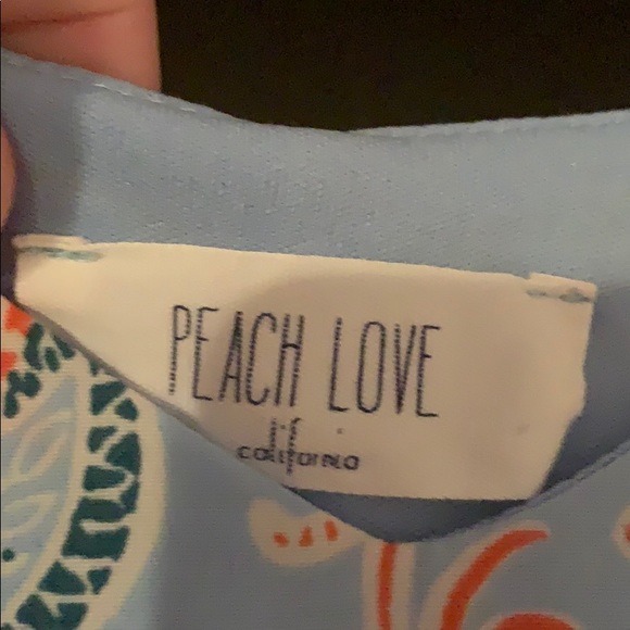 Super cute short 👗 - Picture 3 of 4